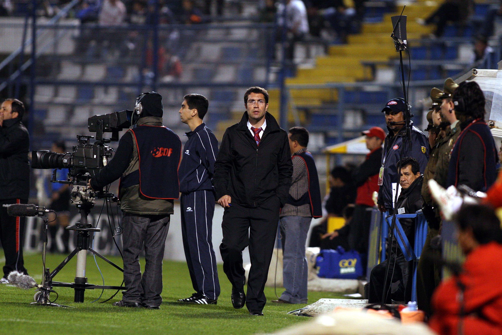 Conversación técnica en cancha